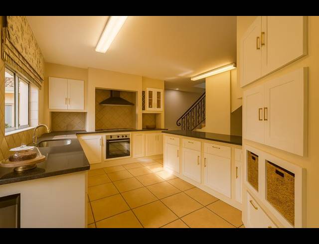 3 BEDROOM TOWNHOUSE FOR SALE IN PRESTONDALE